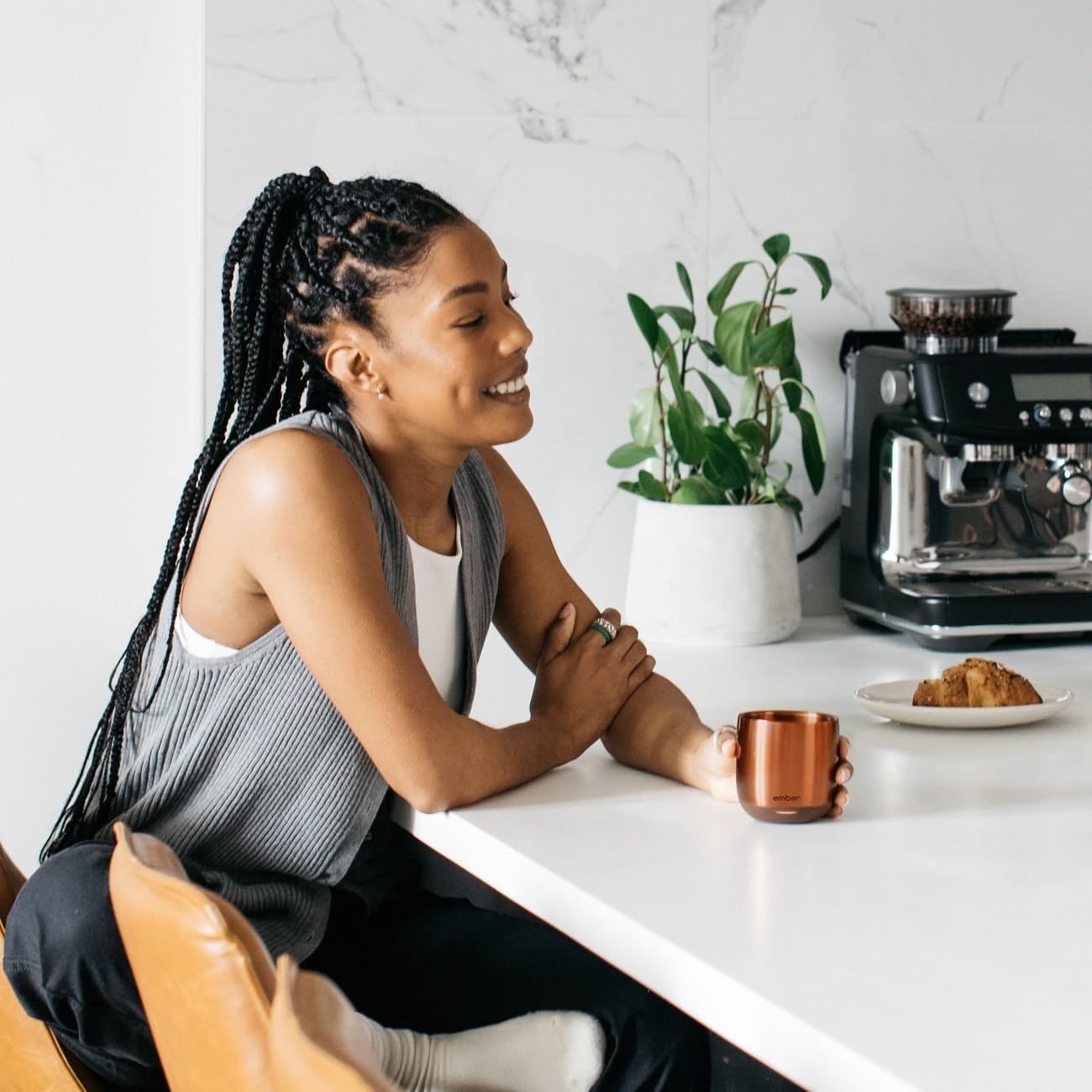 Tasse intelligente Ember 178 ml - Contrôle de température LED, rechargeable, cuivre, 1,5 h d'autonomie – Image 6
