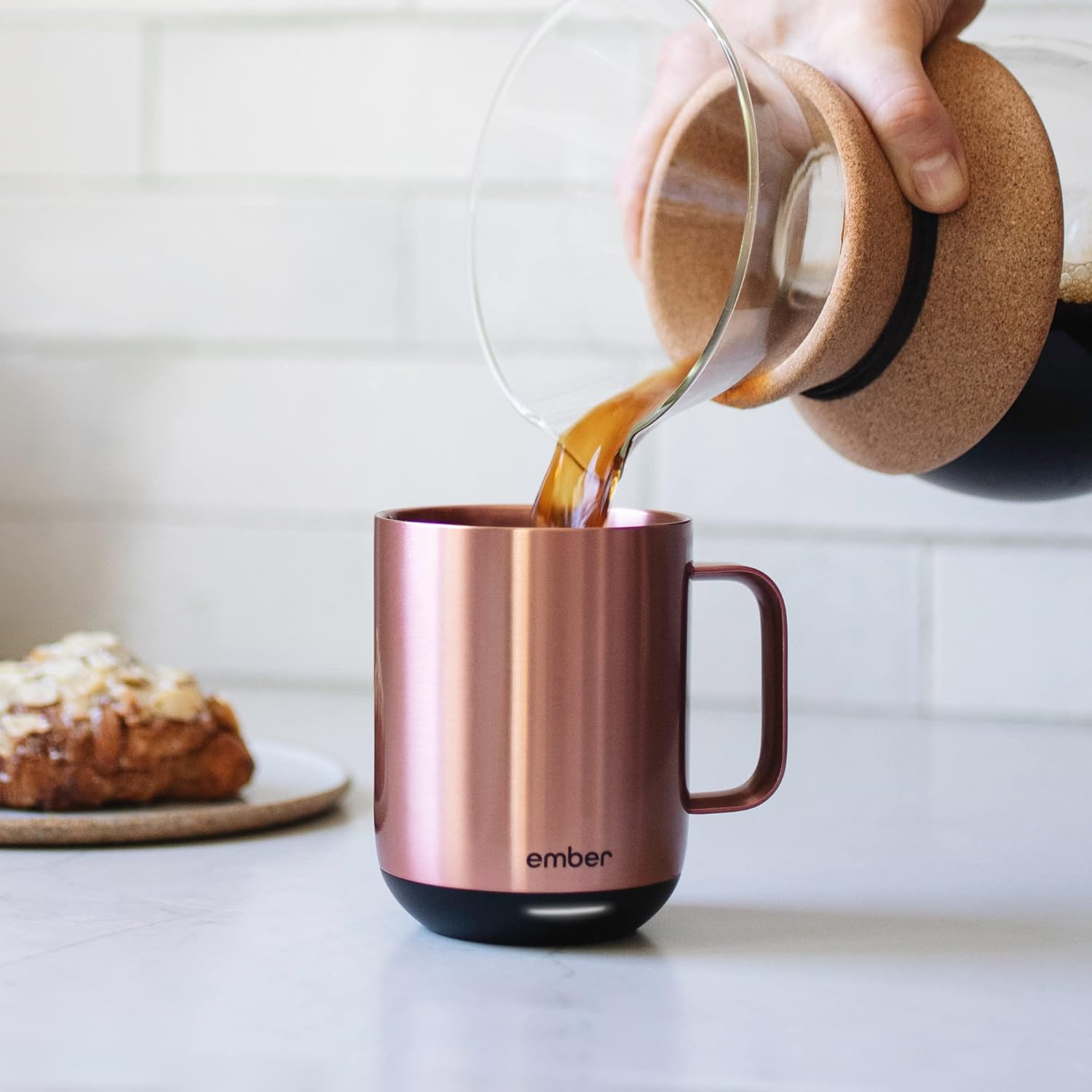 Tasse intelligente Ember 295 ml, contrôle température LED, autonomie 1,5 h, rose doré. – Image 3