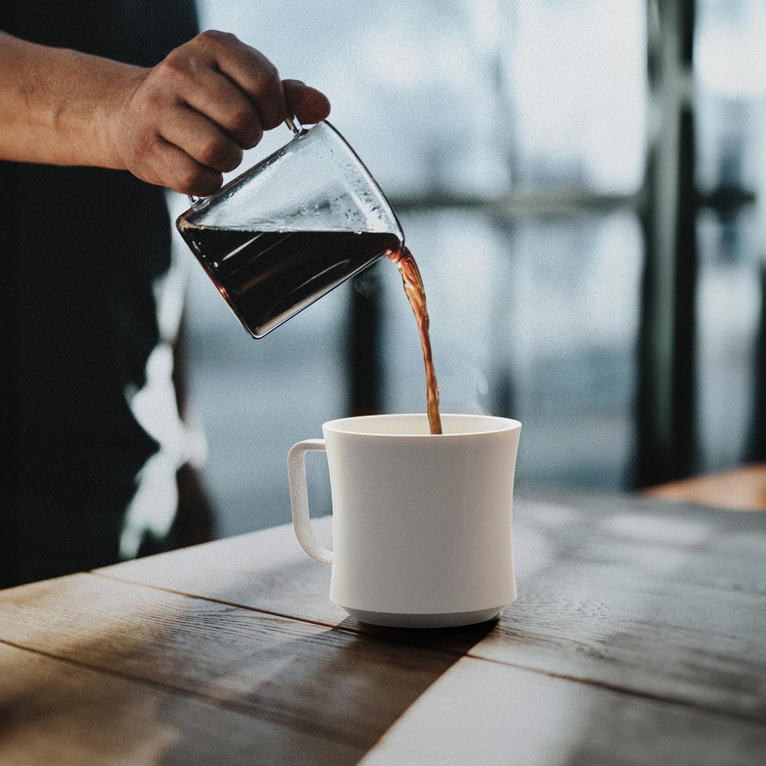 Tasse auto-chauffante Hurkins Smug 65°C, PCTG, sans fil, gris spécial, bureau/maison. – Image 7